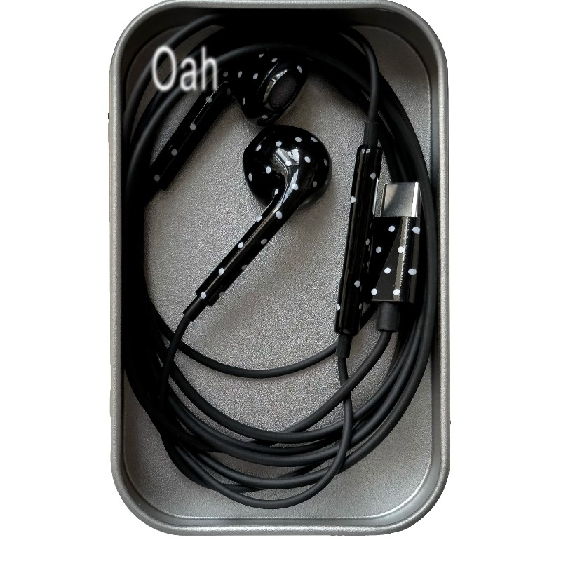 Oah Polka Dot Wired Earphones  - Headphones recension och pris